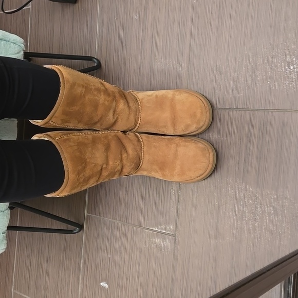 UGG boots - Picture 2 of 7